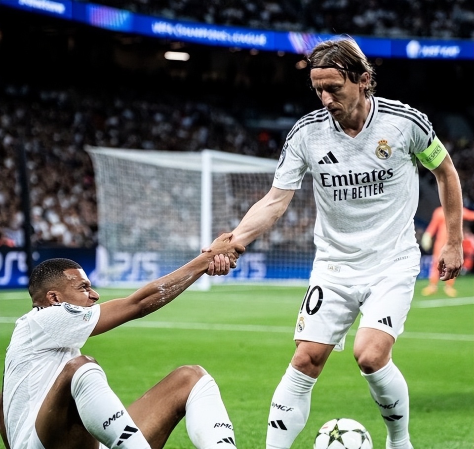 NBA交易市场最新动态：火箭完成签约,（NBA交易市场新进展：火箭敲定签约）