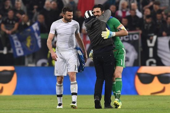 足球国足训练营加入体能测试项目（国足训练营增设体能测试项目）