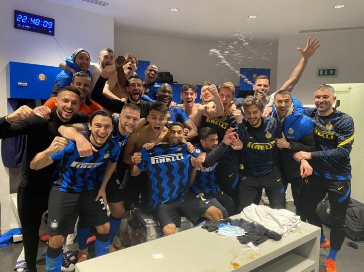 里程碑，萨比策完成多特生涯第100次出场（萨比策多特百场里程碑达成）