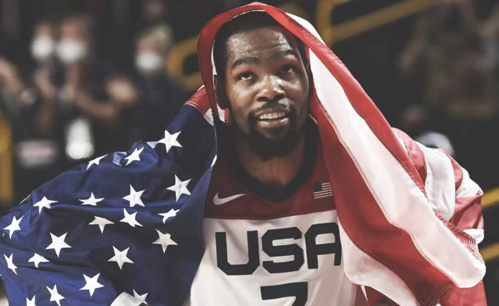 荷媒：阿贾克斯将与小克鲁伊夫会面，他是贾府新任总监候选人（荷媒：阿贾克斯将会见小克鲁伊夫，后者为新任总监人选）